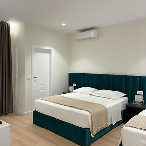 Clinton Tirana Inn